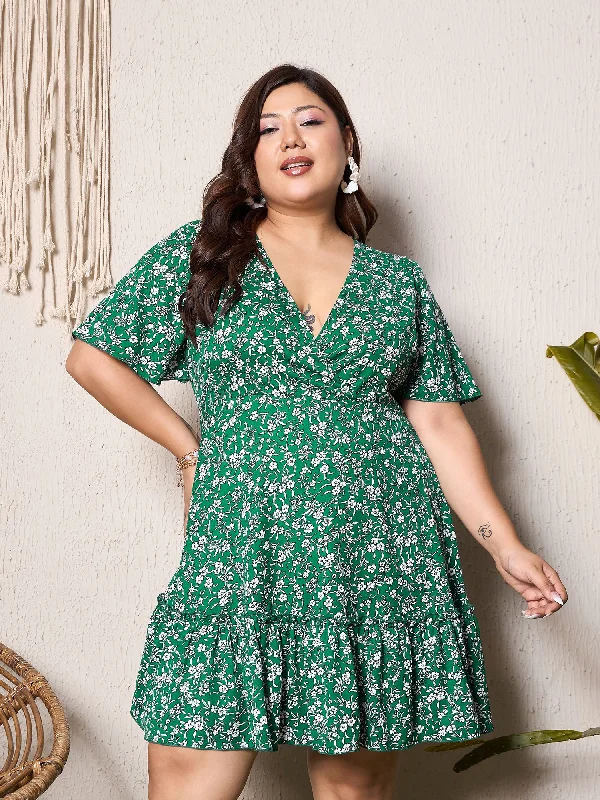 Plus Size White Mini Dresses-Berrylush Curve Women Green Floral Print V-Neck Fit and Flare Mini Dress