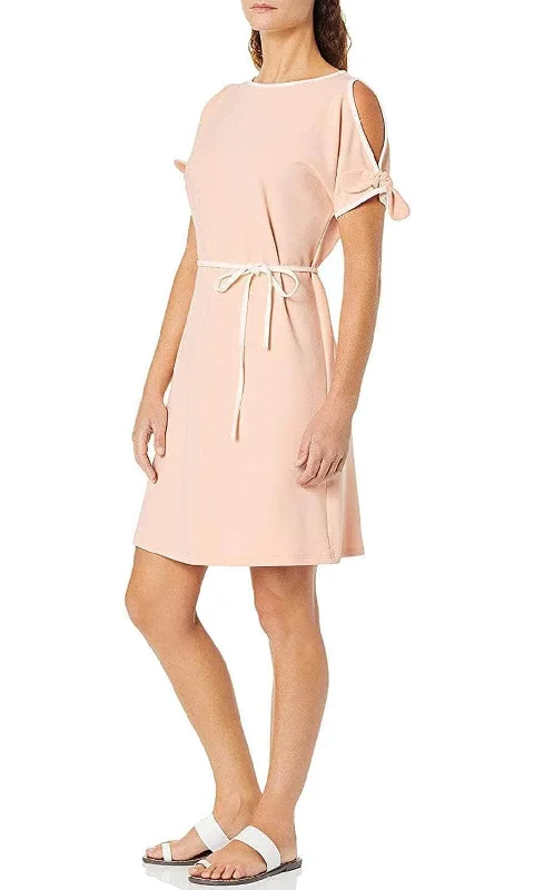 Sharagano HW8S12H210 - Ribbon Tie Plain Cocktail Dress